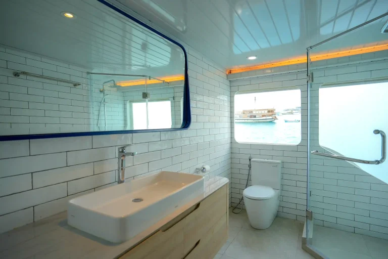 Adonara master cabin aboard Mosalaki Phinisi
