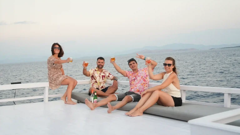 Guests enjoying a sailing moment in Komodo